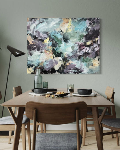 Abstrakt maleri i lilla og grønnlige toner. Med musikken som inspirasjon får man et maleri som oser av energi og liv. Fantastisk til ethvert hjem og hytte. Maleriet er solgt. 